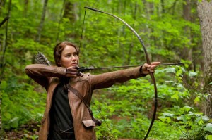 Katniss-Everdeen-Hanger-Games-Bow-and-Arrow-Jennifer-Lawrence